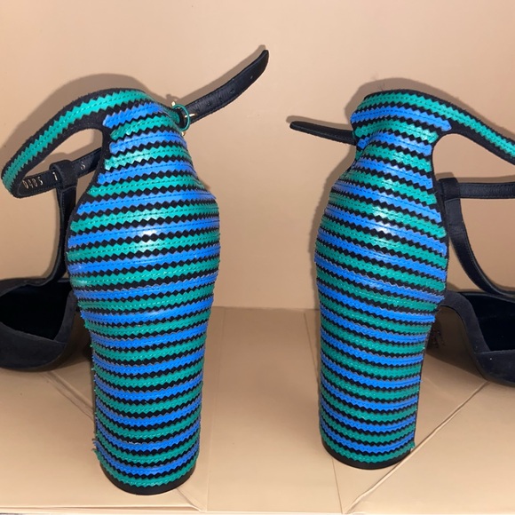 Beautiful color block Salvatore Ferragamo chunky t-strap heel. - Picture 8 of 10